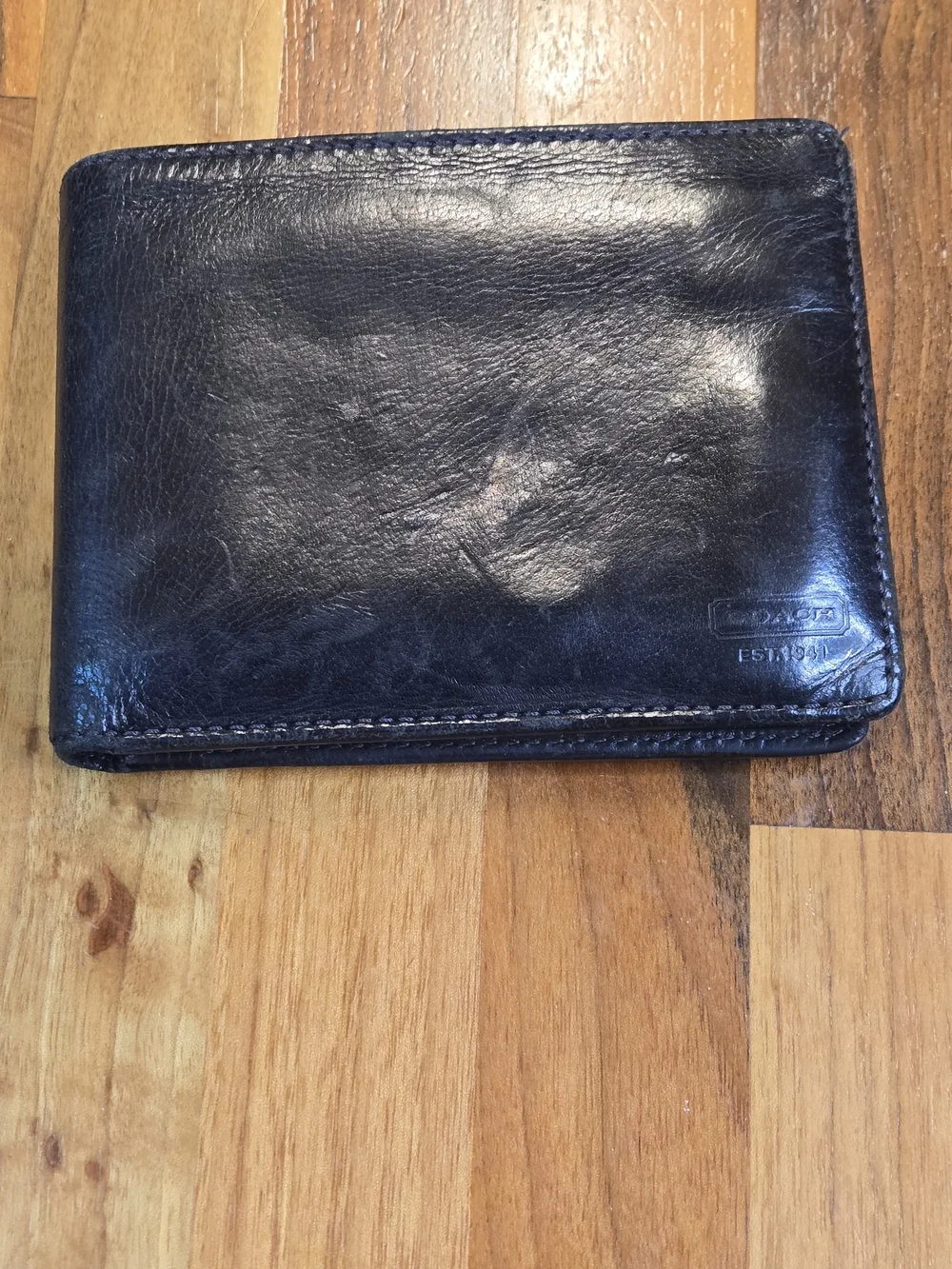 ​Coach Heritage Polished Leather Bifold Wallet – Glossy Black